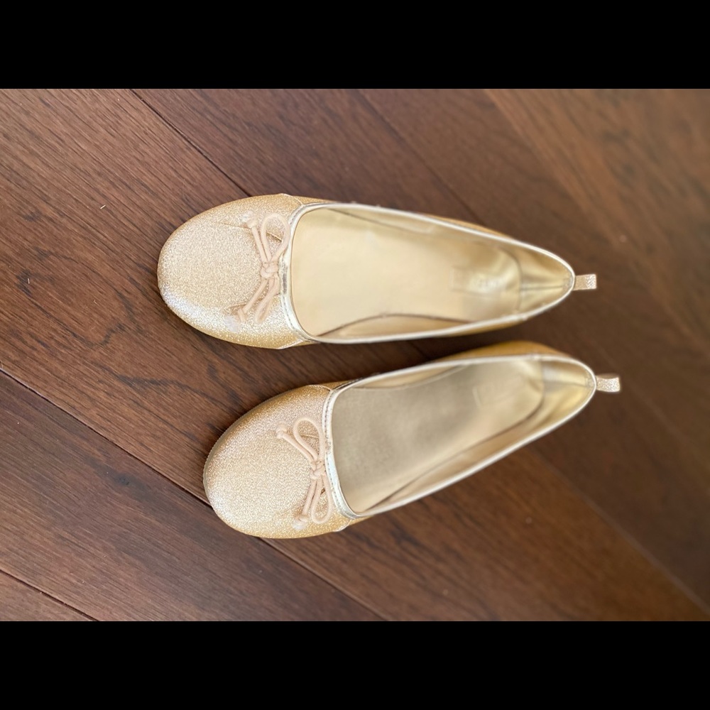 NEW Crazy 8 girls gold sparkly flats - never worn